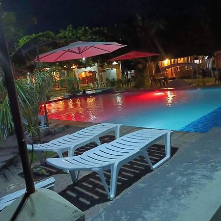 Rrj'S Beach Resort Ослоб Екстериор снимка